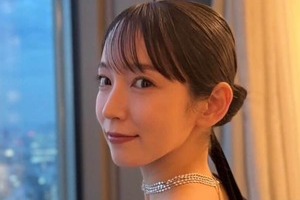 吉岡里帆、美しすぎる無防備アップの横顔にドキっ　「相変わらずの美しさ」「いつもお綺麗」