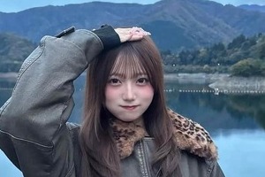 辻希美の長女・希空、ミニスカあわせた「激カワ」冬コーデ　「お団子ヘアにメガネかわいっ」