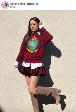 西野カナ スウェット 西野カナ、膝上ミニスカ×スウェットの「激カワ」コーデ片足上げ
