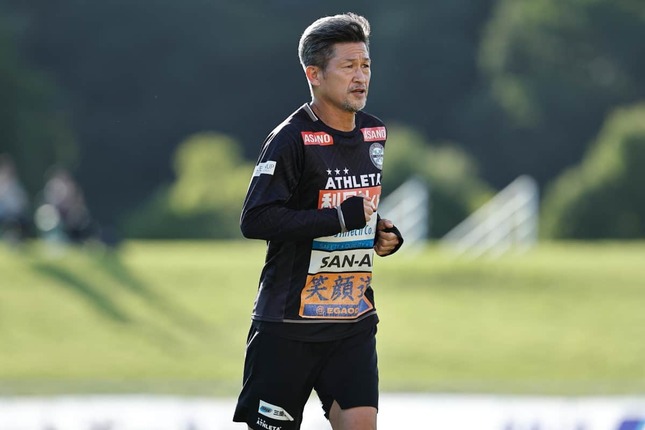 三浦知良選手。去就に注目が集まっている（写真：ムツ・カワモリ/アフロ）