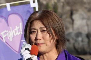 伊東市長選再挑戦の田久保真紀氏、「ジョーカー議員」と対峙　学歴詐称疑惑突っ込まれ苦笑「演説聞いてました？」