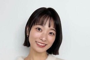 「グッド！モーニング」お天気キャスター今井春花、ミニ丈×黒タイツコーデで　「癒し～」「超可愛い」