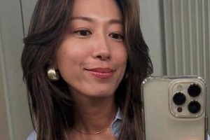 里田まい、ミニ丈黒ドレスで異次元スタイル...変わらぬ美しさにドキっ　「結婚パーティーで幸せな気持ちに」