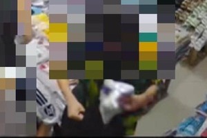 バリ島で男子生徒ら集団万引きか、防犯カメラ映像が拡散　京都の大谷中学・高校が「窃盗行為」謝罪