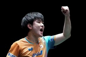 【卓球】張本智和は「故郷でよそ者扱い」、大ブーイング＆コールミス...超アウェー状態にも「沈黙貫いた22歳」中国メディア報道