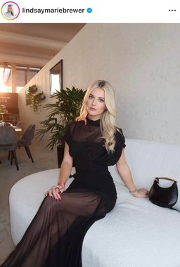 リンジー・ブルワーさんのインスタグラム（＠lindsaymariebrewer）より