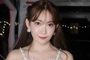 小嶋陽菜、かわいいアイドル→かっこいい社長姿のギャップにクラクラ　「魅力がありすぎ」「どっちも美しい」