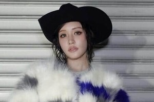 王林、妖艶なる紫タイトなドレスで...異次元の美貌　「大人の魅力増し増し」「綺麗で色気が凄い」