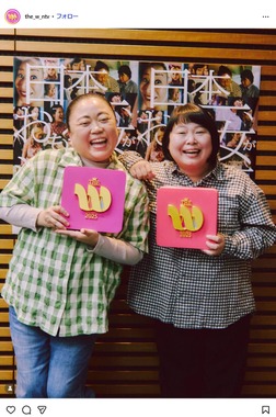 優勝したニッチェの2人。THE W公式インスタグラム（＠the_w_ntv）より