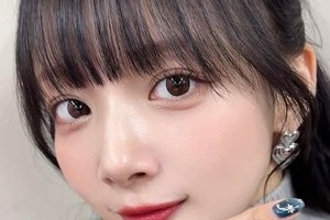 「役満ボディー」岡田紗佳、膝上ミニスカ×ブーツ＆巻き髪ポニテで超キュート　「ホント可愛い」悶絶