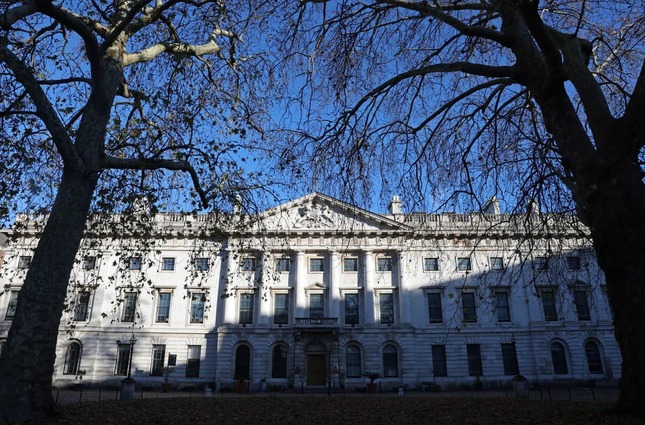 ロンドンの新中国大使館の建設予定地。旧王立造幣局の跡地に建設予定で、その規模が問題になっている（写真：ロイター/アフロ）