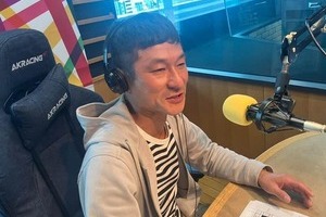 粗品と「場外バトル」の哲夫、M-1「審査コメント」が話題に　「よくぶっ込んだな」「意識してるやろ」