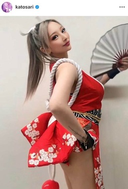 加藤紗里さんのインスタグラム（＠katosari）より