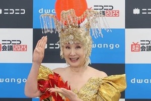 「新聞記者とか来たら離れましょうね」　パーキンソン病公表の美川憲一さんが小林幸子さんと交わした「密約」