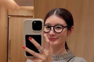 ともさかりえ、シンプルコーデでも変わらぬ美貌にドキっ　「大人な魅力～」「センスがよくて可愛い」
