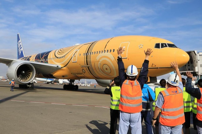 ボーイング777型機就航から30年。乗員乗客400人を乗せて羽田空港を出発した