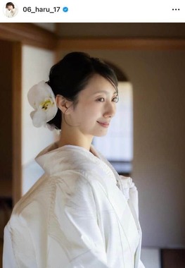 波瑠さんのインスタグラム（＠06_haru_17）より