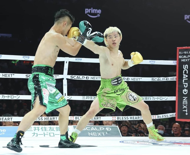 パンチを打ち込む那須川（写真：スポーツ報知/アフロ）