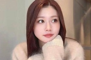 生見愛瑠、超ミニ×ブーツのコーデで「激カワ」破壊力抜群　ディズニーに「天使いた」「スタイル良すぎ」