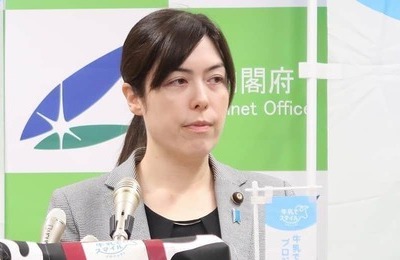 小野田紀美大臣、室内滑り台で「滑れ、と秘書さんに迫られ」→「じゃけーゆーたが！」