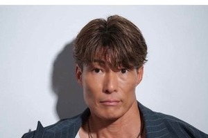 糸井嘉男44歳、いくらなんでもバキバキすぎ！　「午年」ちなんで衝撃ショット「すんごいw」「めっちゃおもろい」