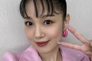 西野カナ、膝上タイトなミニ×ブーツ＆金髪でギャル風コーデ　「可愛すぎです！！」最強ビジュ