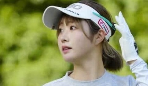 女子ゴルフの都玲華、タイトな黒ミニワンピで...かわいさ限界突破　ゴルフウェア姿と雰囲気変わって