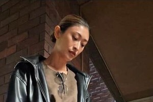 山田優、異次元の脚の長さ...ミニ丈×スニーカーのコーデで新年あいさつ　「幸先が良い予感の2026年です」