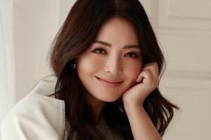 エンゼルス菊池雄星、美人妻とからだ寄せ合い...海でラブラブ2ショ　「ホントにステキ」「憧れます」