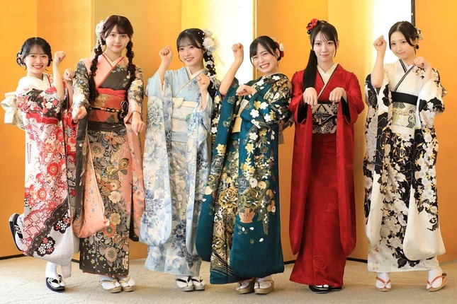 干支の午（うま）年にちなんで「ウマ」ポーズも