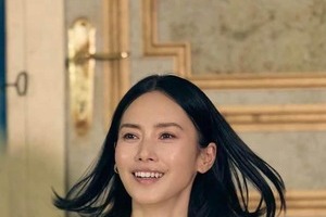 中谷美紀、神スタイルのブラックコーデで誕生日を報告...美オーラダダ漏れ　「憧れの50代」「人生は美しい」