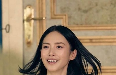 中谷美紀、神スタイルのブラックコーデで誕生日を報告...美オーラダダ漏れ　「憧れの50代」「人生は美しい」