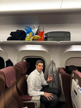 グリーン車でのひとコマ。「贅沢をするな」の声は妥当なのか（写真はレジャバ大使のXから）