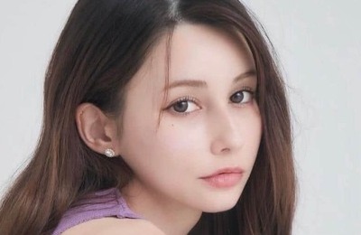 ダレノガレ明美、超ミニ丈ワンピの「久しぶりの私服」ショット　異次元スタイルの美貌で...色気ダダ漏れ