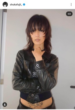 藤井萩花さんのインスタグラム（＠shukafujii_）より