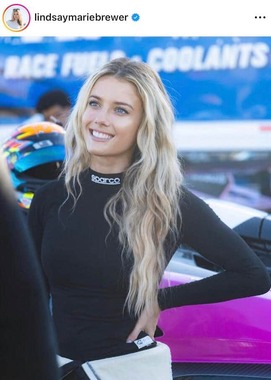 リンジー・ブルワーさんのインスタグラム（＠lindsaymariebrewer）より