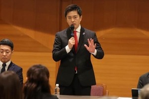 大阪府知事選やらなければ「議員定数削減よりもお金が浮くのでは」　吉村洋文氏の街頭演説で「費用28億」と抗議も