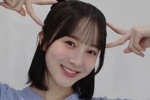 本田紗来、ショーパン×ブラウスのコーデで神スタイル炸裂　「いつ見ても可愛んですけど！？！？」