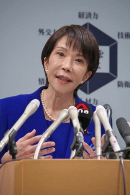 2025年9月19日撮影、総裁選の出馬表明会見を行う高市早苗氏（写真：アフロ）