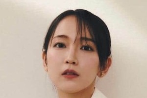 吉岡里帆、ショーパン×ニットのコーデで最強カワイイ...誕生日メッセージに感謝　「ますます魅力的」