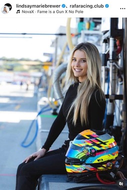 リンジー・ブルワーさんのインスタグラム（＠lindsaymariebrewer）より