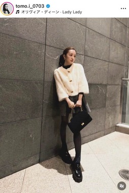 板野友美さんのインスタグラム（＠tomo.i_0703）より