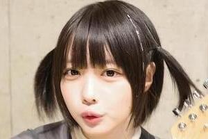 あのちゃん、膝上ミニワンピの「激カワ」デビル風衣装に反響　「悪魔かわいい」「メチャ可愛い」
