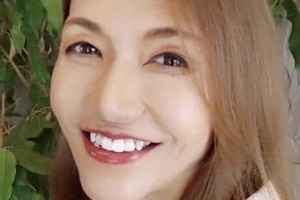 女子プロレス・レジェンドのブル中野、15歳年下夫の誕生日祝いラブラブ2ショ　「気が付けばいつも隣にいる」