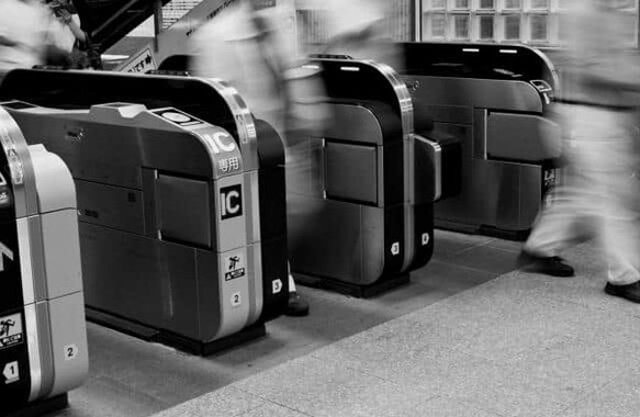 電車内でトラブルが…（写真はイメージ）