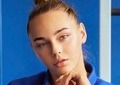 ウクライナ美女柔道・ビロディド、さわやか花柄キャミワンピで　ビーチをバックに...衝撃の神スタイル