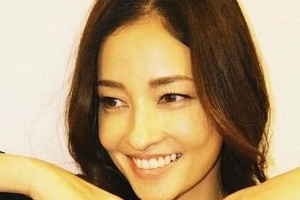黒木メイサ、爆イケなサングラス＆シンプルなコーデで...ビジュ最強　「ほんっっとに素敵」「かっこかわいい」