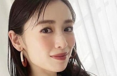 泉里香、ピースのショットでカワイイがダダ漏れ...「びじゅ良過ぎぃぃ～！！」　夫はサッカー日本代表