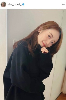 泉里香さんのインスタグラム（＠rika_izumi_）より