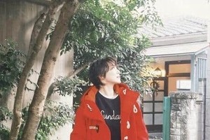 今井美樹、カジュアルなストライプシャツのコーデで...ステキ笑顔炸裂　夫・布袋寅泰＆さだまさしと3ショット